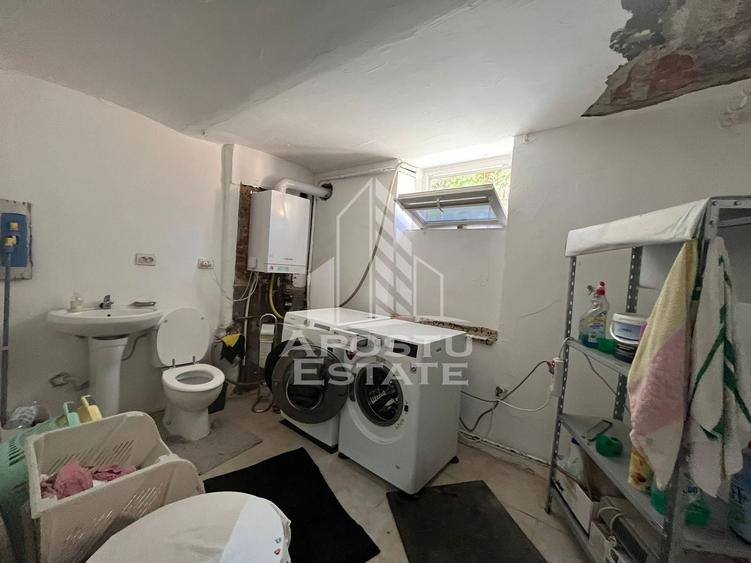 Casă individuală cu 7 camere cu Canalizare în Iosefin
