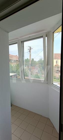 Apartament cu 2 camere decomandat, mobilat în Turnișor