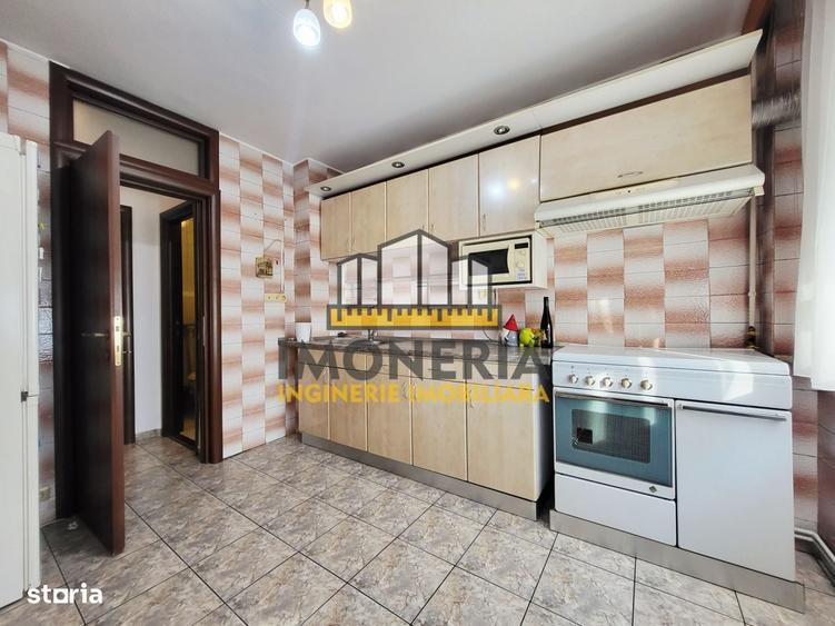 Apartament cu 3 camere semidecomandat în Colentina