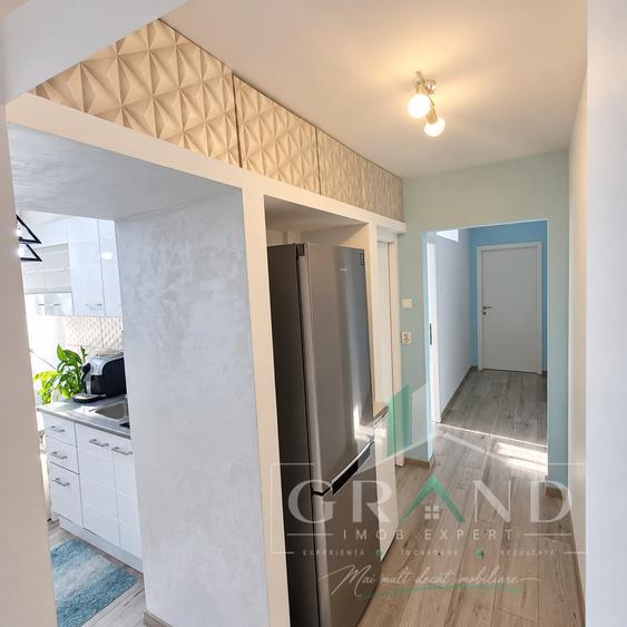 Apartament cu 2 camere decomandat, mobilat în Central
