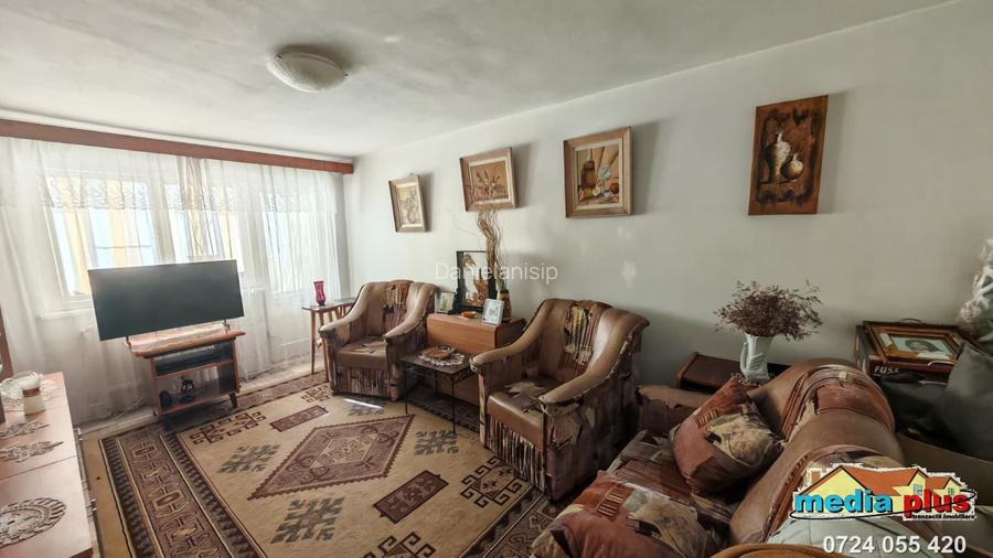 Apartament cu 2 camere decomandat, MIcro 19