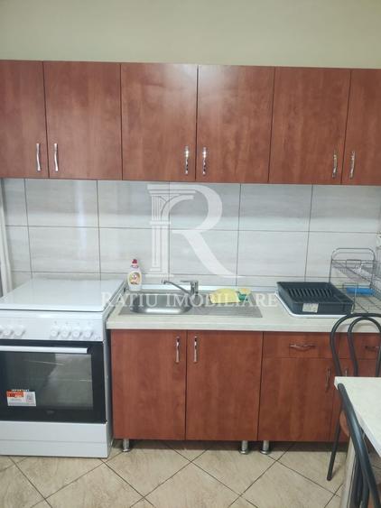 Apartament cu 3 camere decomandat, mobilat în Cetății