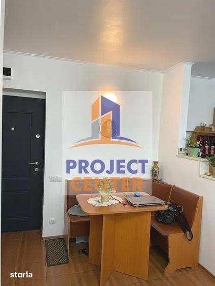 Apartament cu 3 camere semidecomandat, mobilat în Mărășești