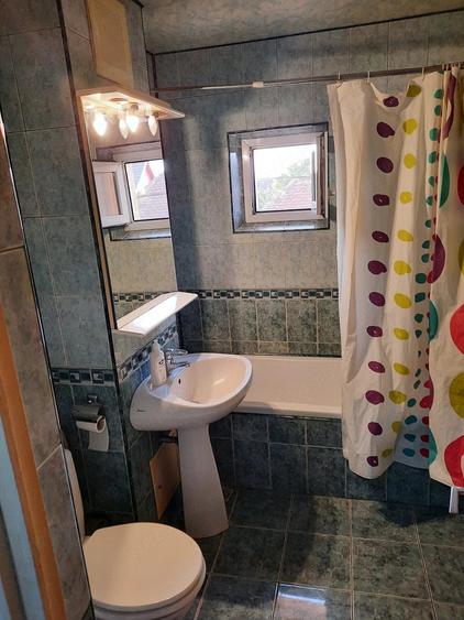 Apartament cu 3 camere decomandat în Exterior Vest