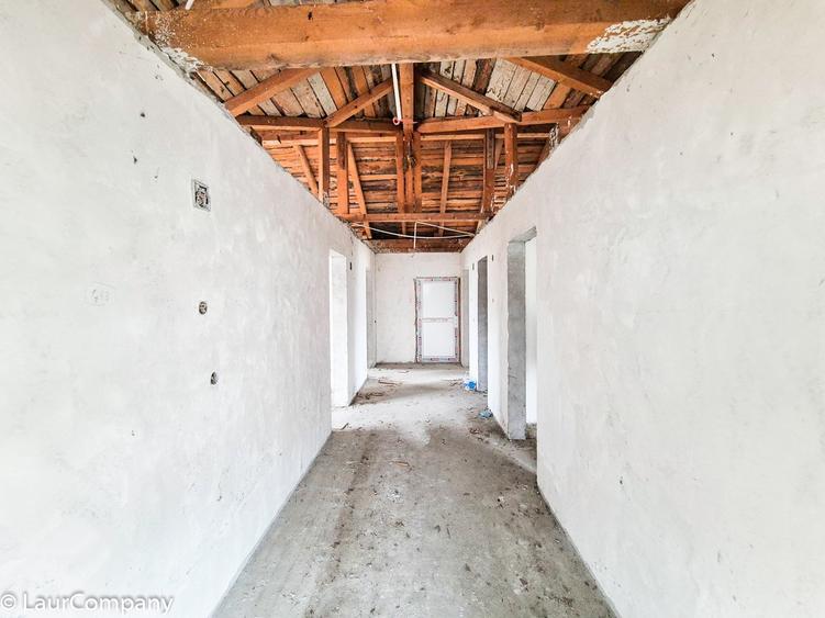 Casă individuală cu 10 camere cu Canalizare în Găvana