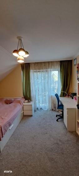 Casă cu 7 camere cu Teren 400 Mp în Semicentral