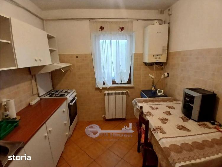 Apartament cu 2 camere decomandat, mobilat în Nicolina