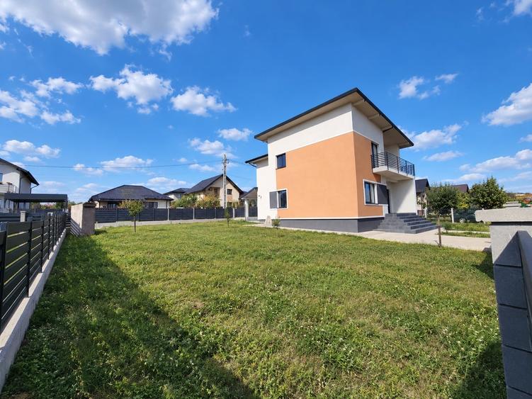 Casă individuală cu 4 camere cu Teren 650 Mp în Valea Adâncă