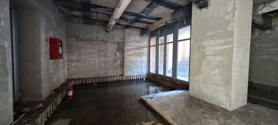 Spațiu comercial, de 136.69999694824 mp, în Central