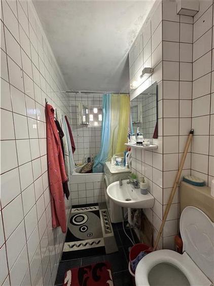 Apartament cu 3 camere nedecomandat, mobilat în Circumvalațiunii