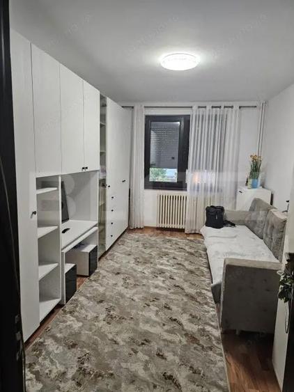 Garsonieră decomandată, mobilată în Bularga