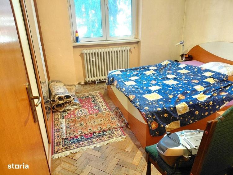 Apartament cu 3 camere decomandat în Central