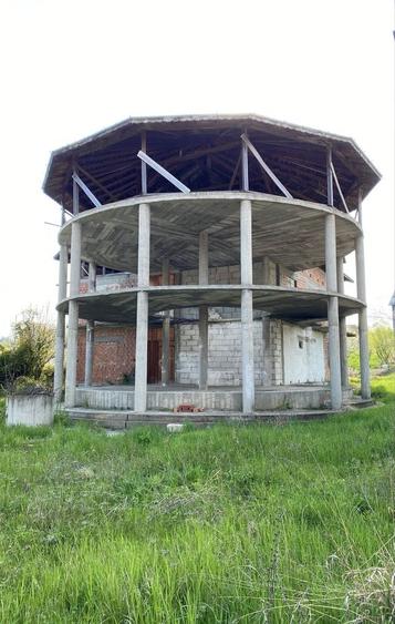 Casă cu 4 camere în Central