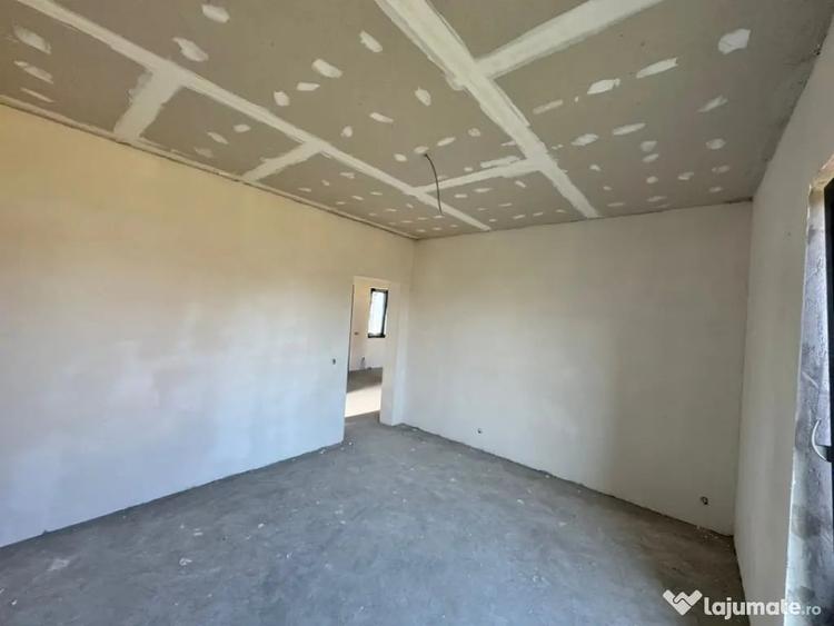 Casă cu 4 camere cu Teren 475 Mp în Mocira