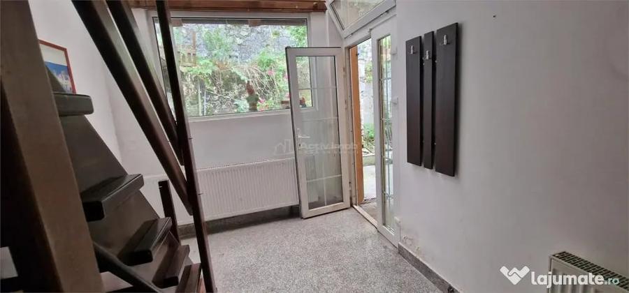 Casă cu 10 camere cu Teren 32 Mp în Muncitoresc