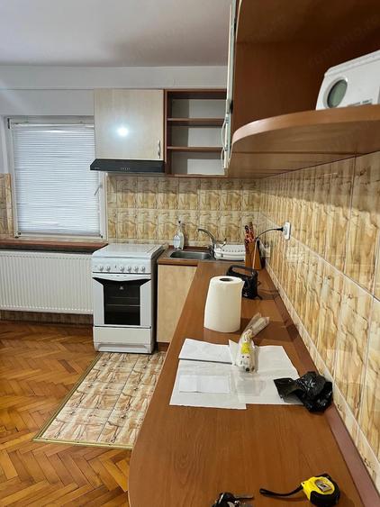 Apartament cu 3 camere decomandat în Aradului