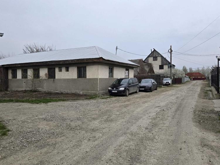 Casă cu 4 camere în Buhoci