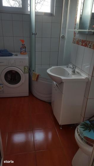 Apartament cu 2 camere în Podu Roș