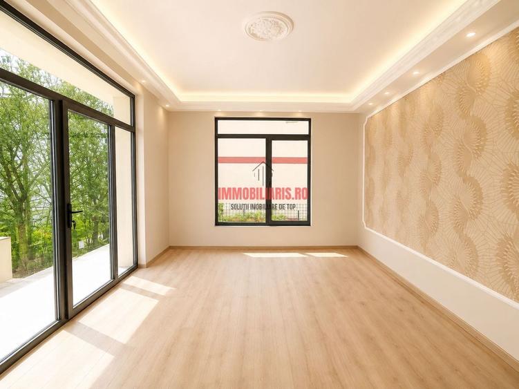 Casă individuală cu 8 camere cu Canalizare în Ozana