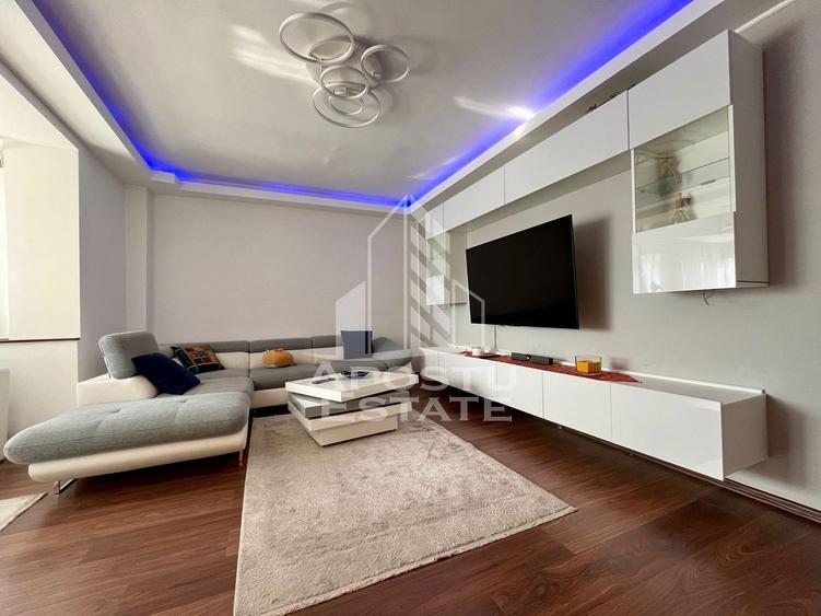 Penthouse cu 5 camere decomandat, mobilat în Fabric
