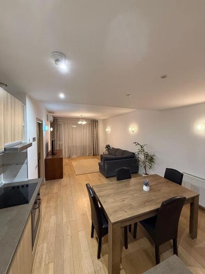 Apartament cu 2 camere semidecomandat, mobilat în Sisești