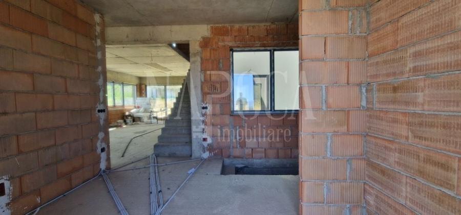 Casă individuală cu 5 camere cu Canalizare în Feleacu