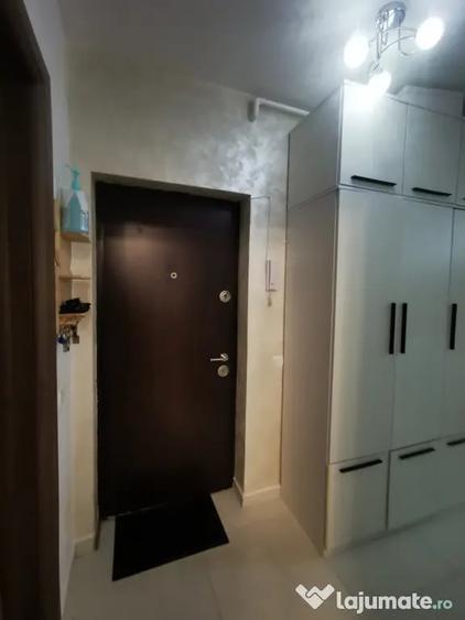 Apartament cu 2 camere semidecomandat în Fundeni