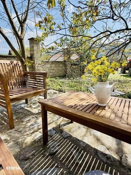Casă cu 2 camere cu Teren 700 Mp în Berzasca