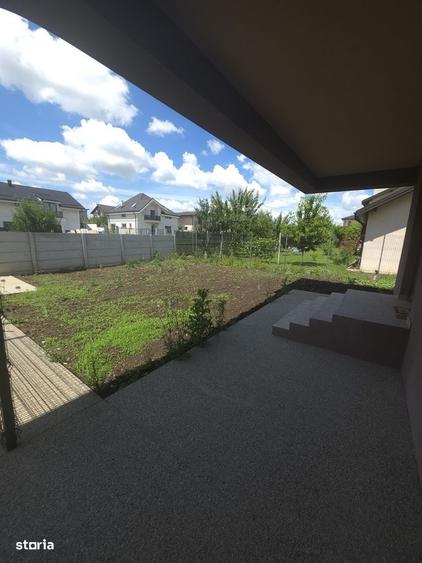 Casă cu 4 camere în Domnești