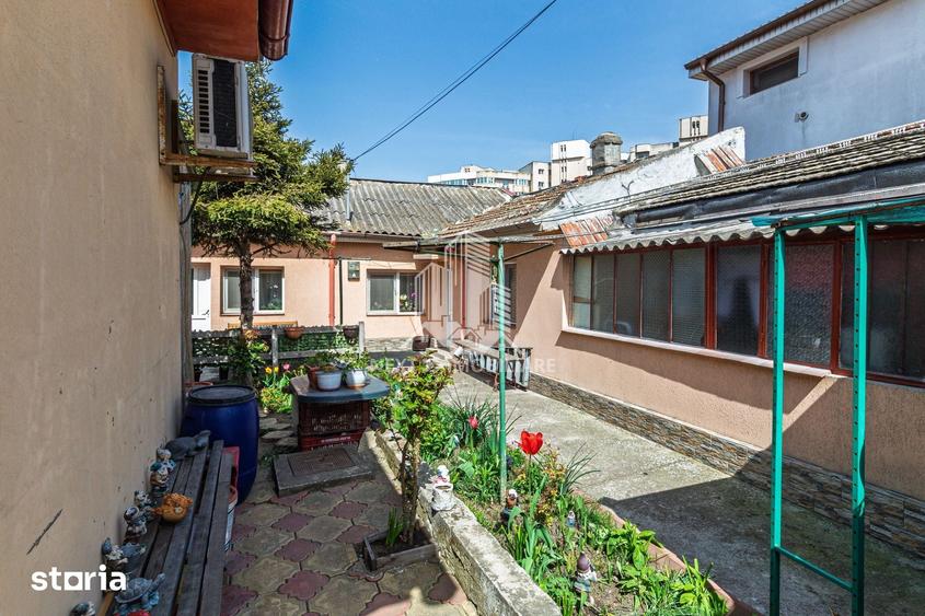 Casă cu 5 camere cu Teren 256.92 Mp în Coiciu
