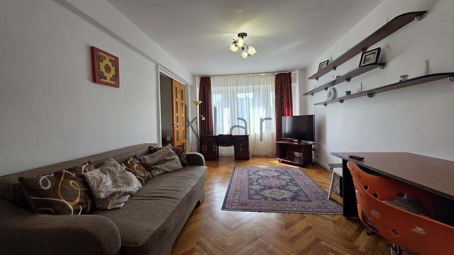 Apartament cu 4 camere decomandat, mobilat în Zorilor