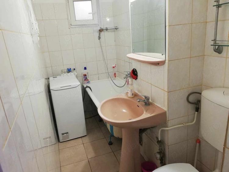 Apartament cu 2 camere semidecomandat în Dacia