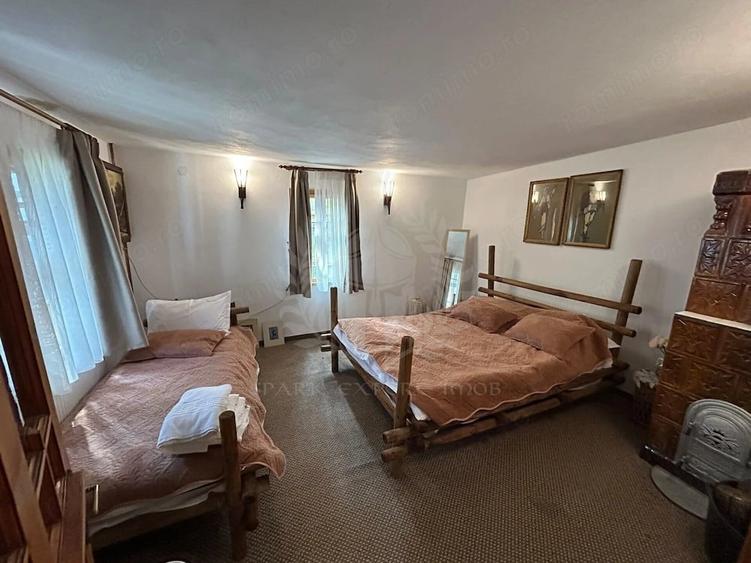 Casă cu Teren 10000 Mp în Plai