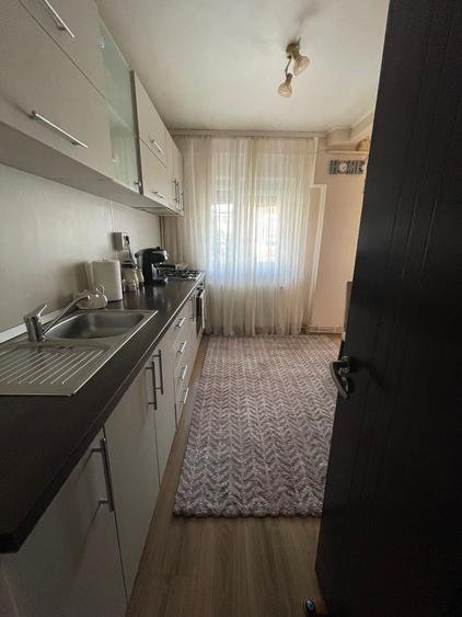Apartament cu 2 camere decomandat în 1 Mai