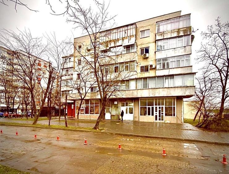 Spațiu comercial, de 76 mp, în Dacia