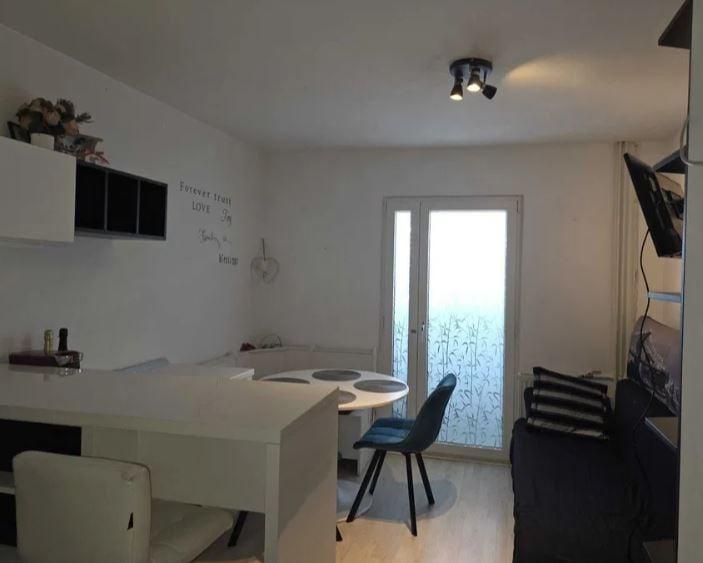Apartament cu 2 camere decomandat în Dristor