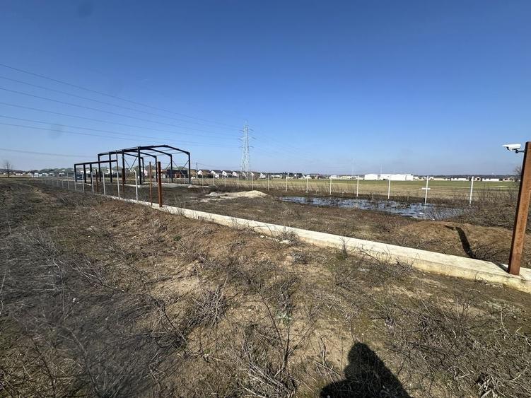 Teren de 2000 mp, în Săbăreni