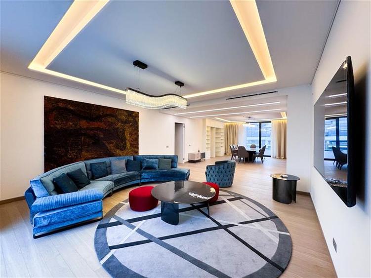 Apartament cu 4 camere decomandat, mobilat în Kiseleff