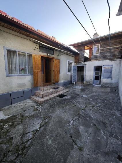 Casă individuală cu 3 camere cu Canalizare în Cristian
