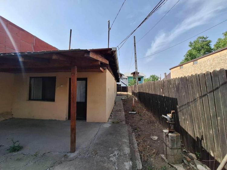 Casă cu 4 camere în Central