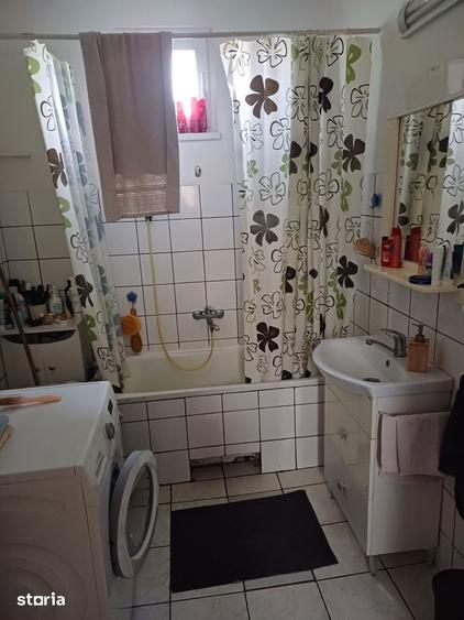 Casă cu 3 camere cu Teren 1938 Mp în Ernei