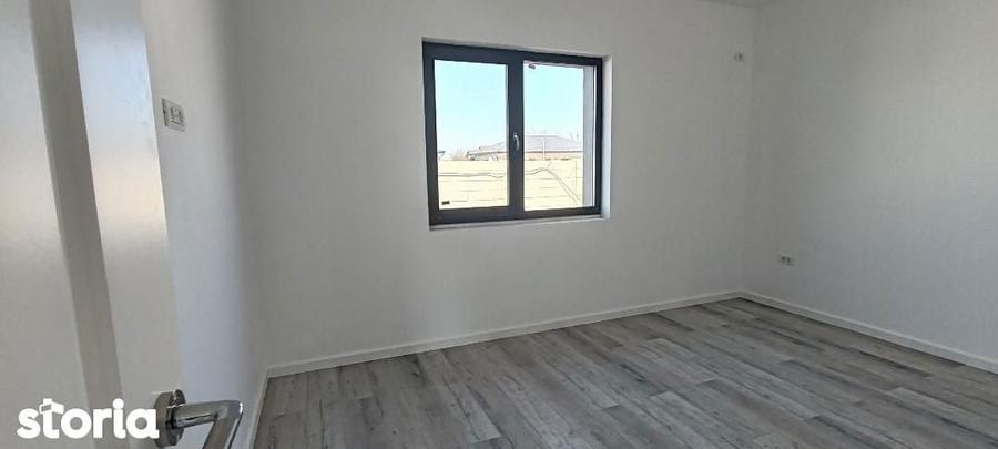 Casă cu 4 camere cu Teren 500 Mp în Clinceni