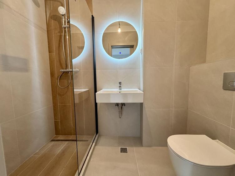 Apartament cu 3 camere decomandat, mobilat în Tractorul