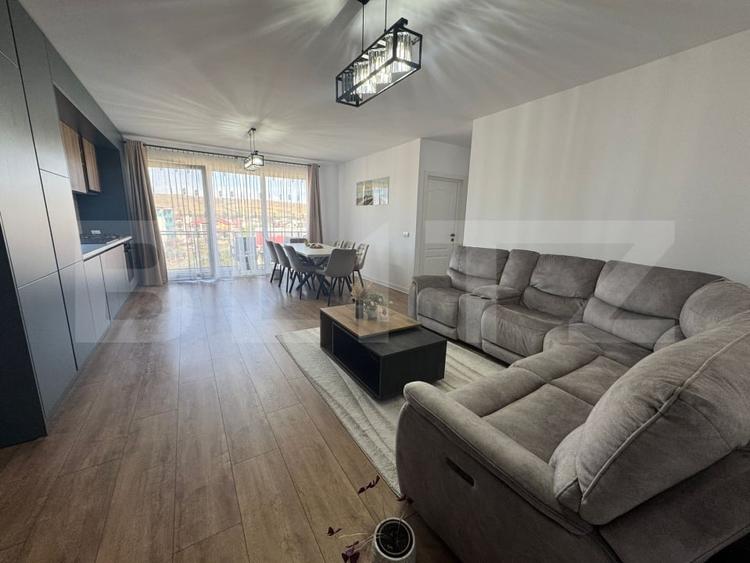 Apartament cu 3 camere decomandat, mobilat în Florești