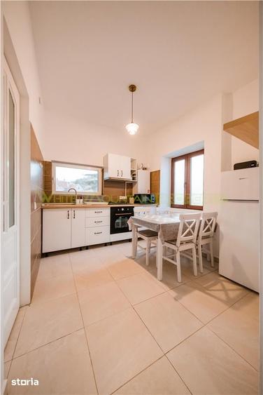 Apartament cu 3 camere, mobilat în Schei