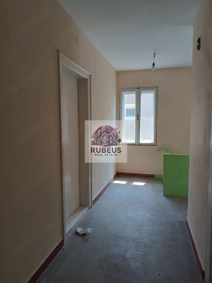 Casă cu Teren 284 Mp în Sud
