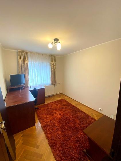 Apartament cu 3 camere decomandat în Rogerius