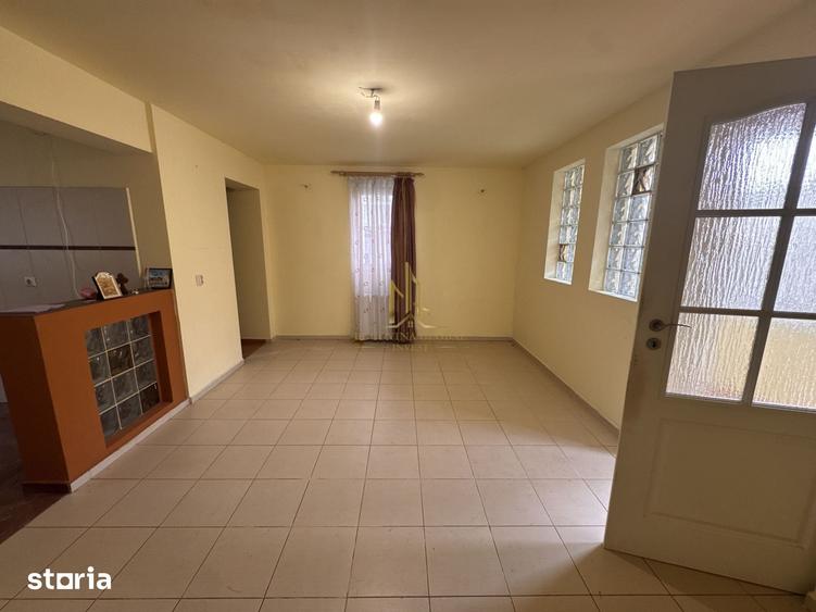 Casă cu 5 camere cu Teren 337 Mp în Central