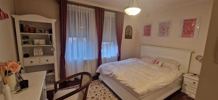 Casă individuală cu 6 camere cu Teren 1725 Mp în Exterior Sud