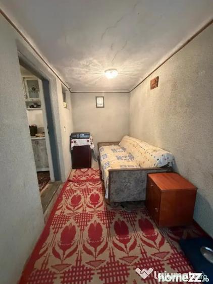 Casă cu 4 camere cu Teren 250 Mp în Podari